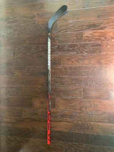 Senior Right Handed Vapor FlyLite Mid  Hockey Stick