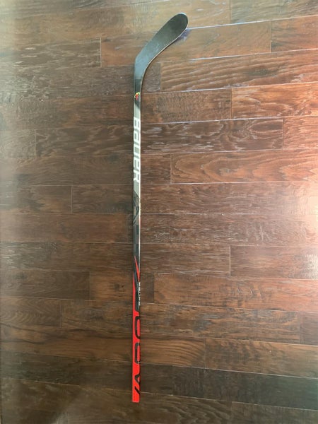 Senior Right Handed Vapor FlyLite Mid Hockey Stick