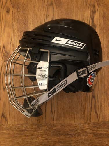 Medium Nike Bauer hockey Helmet