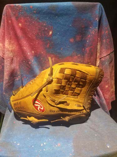 Brown Used Rawlings Right Handed Player Preferred Baseball Glove 11"