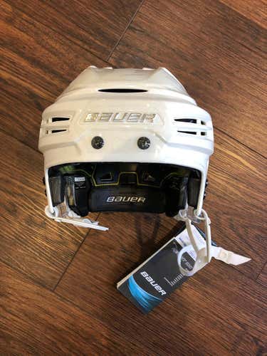 White New Large Bauer Re-Akt 100 Helmet