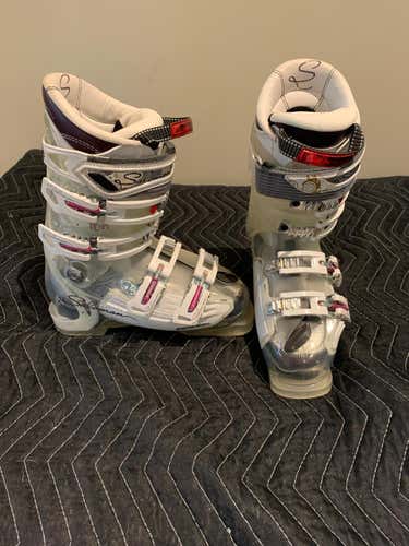 Used Women's Salomon Powder Ski Boots 70-90 Flex
