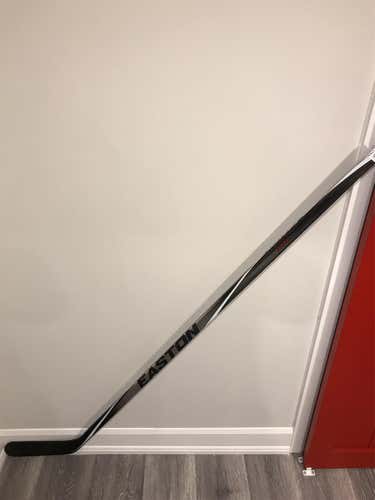 Senior Right Handed Synergy HTX Mid Pro Stock Hockey Stick