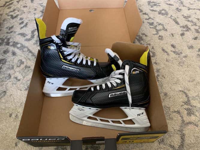 Junior Bauer Supreme S25 D&R (Regular)  Size 4 Hockey Skates