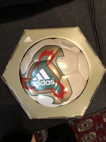 Brand new in box Adidas Fevernova match ball