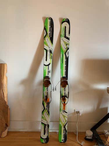 Used  Telemark Sidestash With Bindings Skis