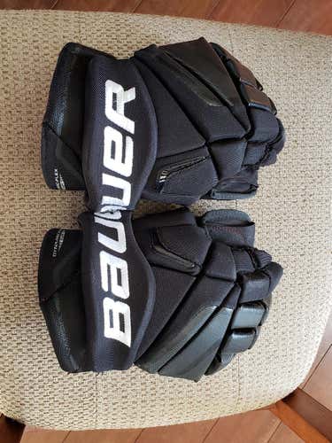 Black Junior Used Bauer Vapor X80 Gloves 12"