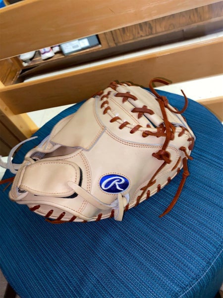 High School/College Right Handed Heart of the hide 32.5" Catcher's Glove