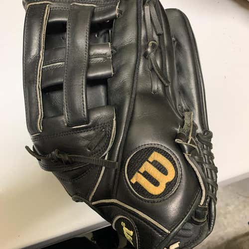 Black Adult Outfield A2000 12.5" Baseball Glove