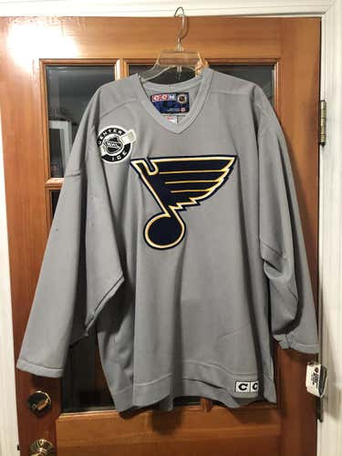 Brand new ST Louis Blues practice jersey New Adult Extra Large CCM Jersey