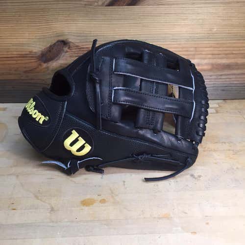 New Wilson A2000 Glove Of The Month 12"