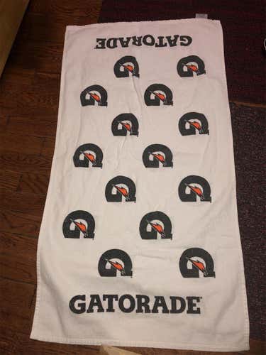 (1) Gatorade Towel Sports Towel Used NHL