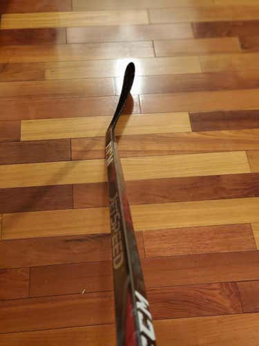 Used Intermediate CCM Right Handed JetSpeed Hockey Stick Toe