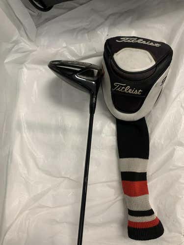 Used Titleist 910 D2 9.5 Degree Graphite Stiff Golf Drivers