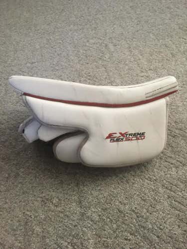 White Used Senior CCM Regular Extreme Flex 500