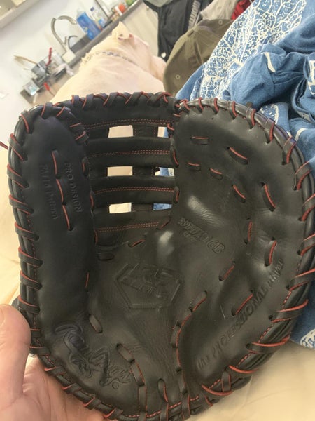 Youth Black New Rawlings Right Handed First Base Baseball Glove 12"