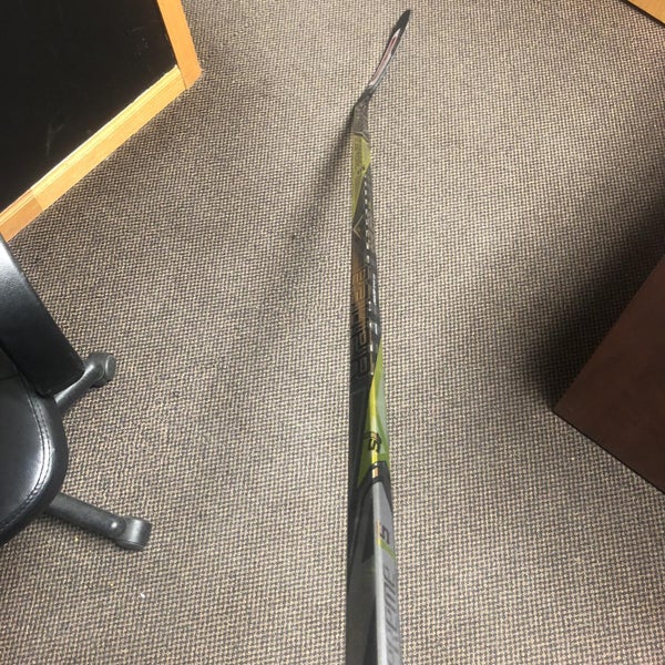 Senior Right Handed Supreme 1S Heel Hockey Stick