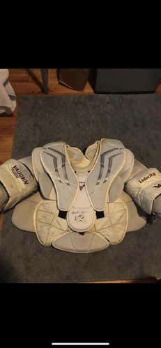 Senior Large Vaughn V6 2200 Pro Pro Stock Goalie Chest Protector