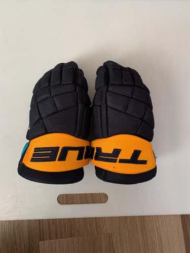 Senior True 14" Pro Stock Gloves