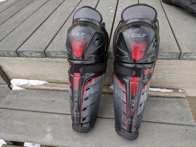 Used CCM QuickLite 250 Shin Pads