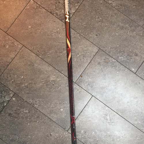 Intermediate Right Handed Vapor 1X Lite Mid  Hockey Stick