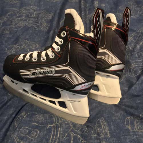 Youth Bauer X300 D&R (Regular) Size 13 Hockey Skates