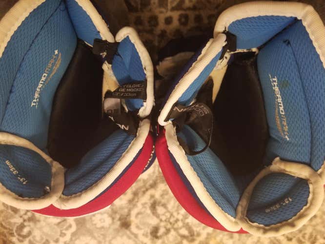 Red Senior Used Bauer Nexus 1000 Gloves 14"