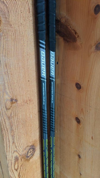 2 pack Used Bauer Right Handed Supreme 2S Hockey Stick RH-75(& 85)-P92m 64in