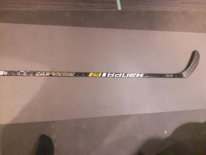 New Bauer Right Handed Supreme 2S Pro Hockey Stick p92 - 87 flex