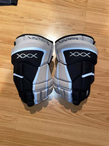 Black Used Bauer Vapor XXX 14" Pro Stock Gloves