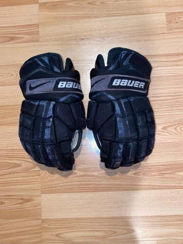 Black Used Bauer Vapor XXXX 15"  Gloves