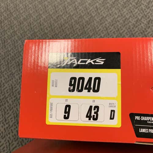 New CCM Tacks 9040 D&R (Regular) Size 9 Hockey Skates
