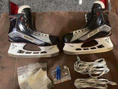Senior Used Bauer Hockey Skates Size 8.5