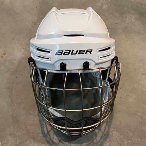 White Used Medium Bauer Re-Akt 75  Helmet