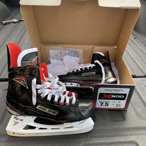 New Bauer Vapor X600 D&R (Regular)  Size 7.5 Hockey Skates