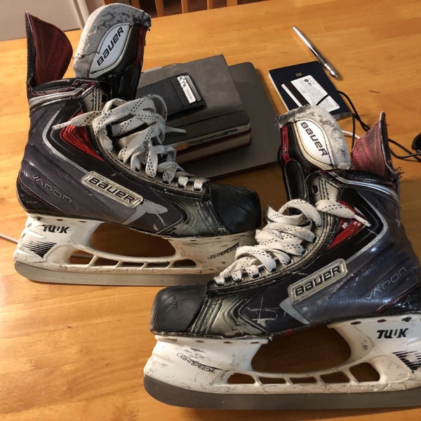 Used Bauer Vapor APX2 D&R (Regular) Pro Stock Size 9.5 Hockey Skates