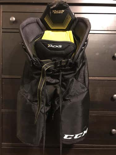 Black Senior Medium CCM Tacks 5092  Hockey Pants