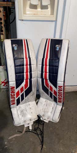 Used 31" Vaughn Velocity VE8 Pro Carbon Goalie Leg Pads