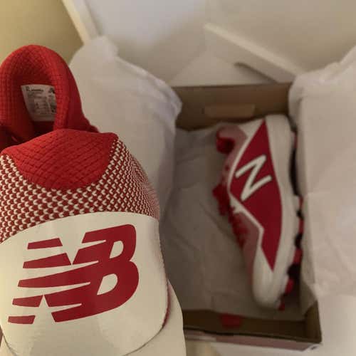 Red Men's Molded 4040 V 4 Cleats Low