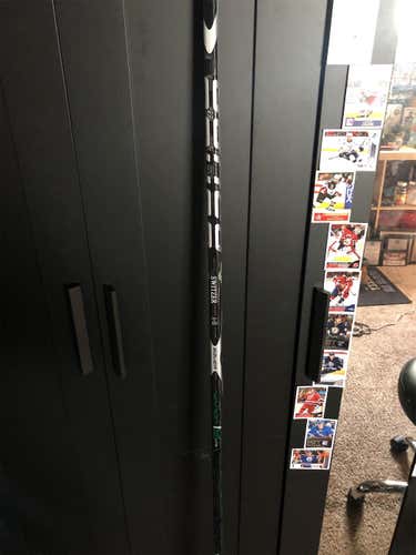 Used Right Handed Vapor 1X Lite Mid Pro Stock Hockey Stick