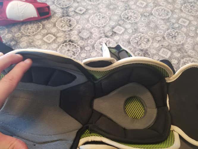 Senior Used Reebok 20K Shin Pads