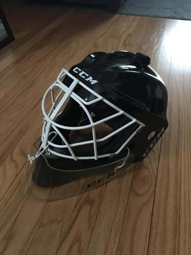 CCM 9000 Senior Large Goalie Mask with throat protector