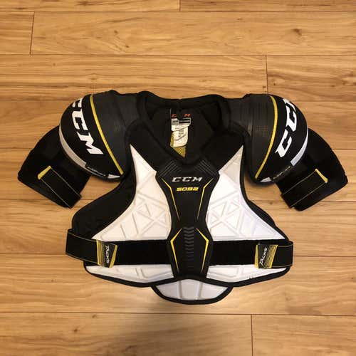 New Medium CCM Tacks 5092 Shoulder Pads