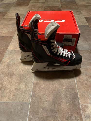 Used CCM D&R (Regular)  Size 8.5 Hockey Skates
