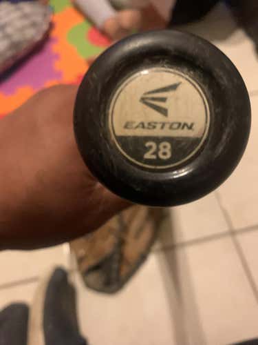Used USSSA Certified 2016 Easton Composite Mako Bat (-12) 16 oz 28"