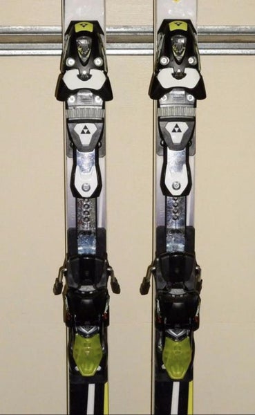 Fischer RC4 FIS WC Super G w/ Fischer Z-17(Din6-17) - 208cm Radius-40m