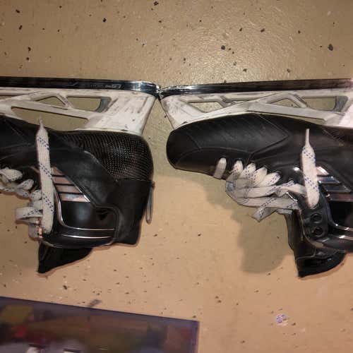 Senior True 2 Piece D&R (Regular) Pro Stock Size 9 Hockey Goalie Skates