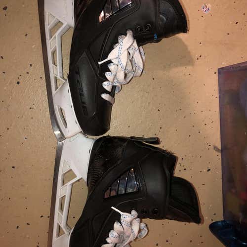 Senior True 2 Piece D&R (Regular) Pro Stock Size 9 Hockey Goalie Skates