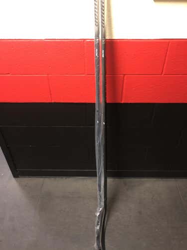 New Gallagher Warrior Right Handed Alpha DX SL Hockey Stick 75 flex