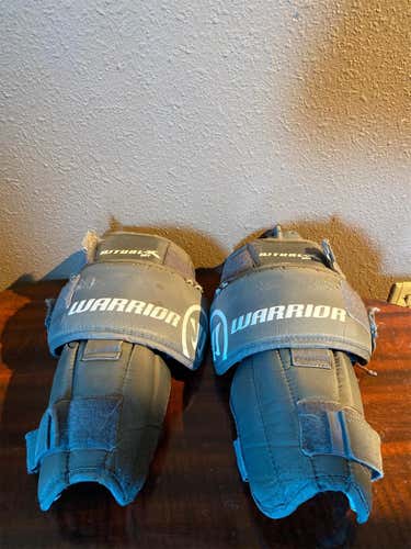 Used Warrior Intermediate Knee And Thigh Guards